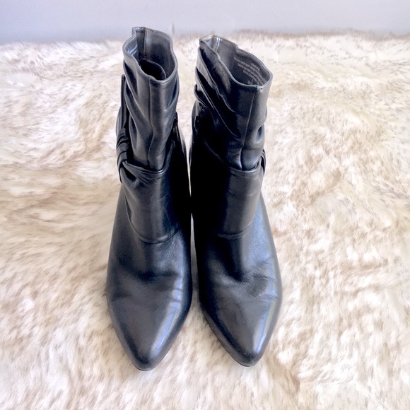 Nine West black bow booties - size 5 - Picture 4 of 4